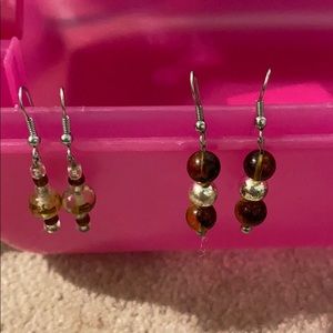 🦆2 pair of Brown color earrings